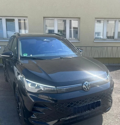 Volkswagen Tiguan cena 179900 przebieg: 3000, rok produkcji 2024 z Skarżysko-Kamienna małe 596
